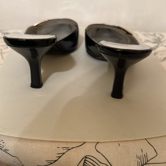 Shoes - Picture 5 of 6